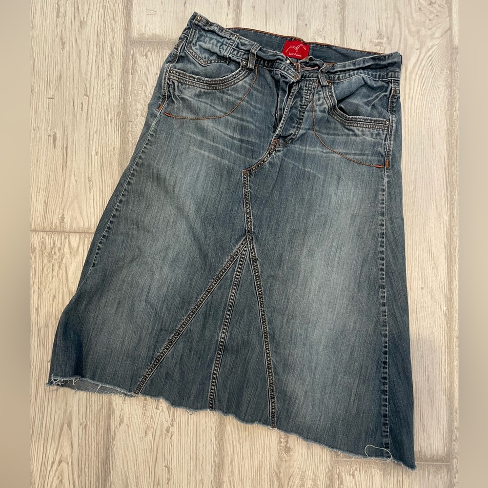 Levi’s Denim Skirt, Cutoff & distressed, size 9 JRs, CUTE!! Button Fly